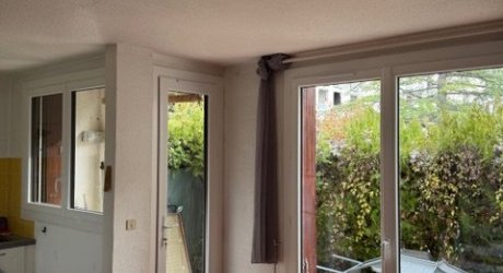 Porte-fenêtre et fenêtre PVC bi-coloration Blanc/Acajou