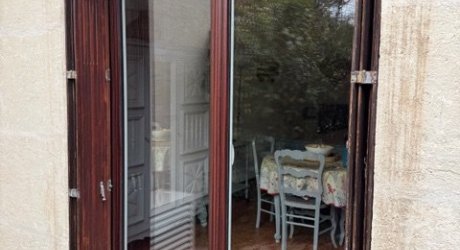 Porte-fenêtre PVC bi-coloration Blanc/Acajou