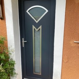 Porte d'entrée PVC